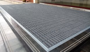 SG02 interlocking modular entrance matting System