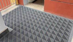DB-Single Brush modular tile matting system