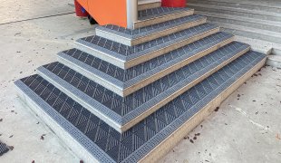 DB-Single Brush entrance interlocking matting tiles