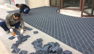 DB-Single Brush entrance interlocking matting tiles
