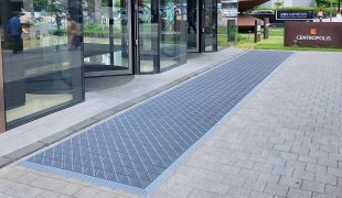 DB-Single Brush modular walk off mats